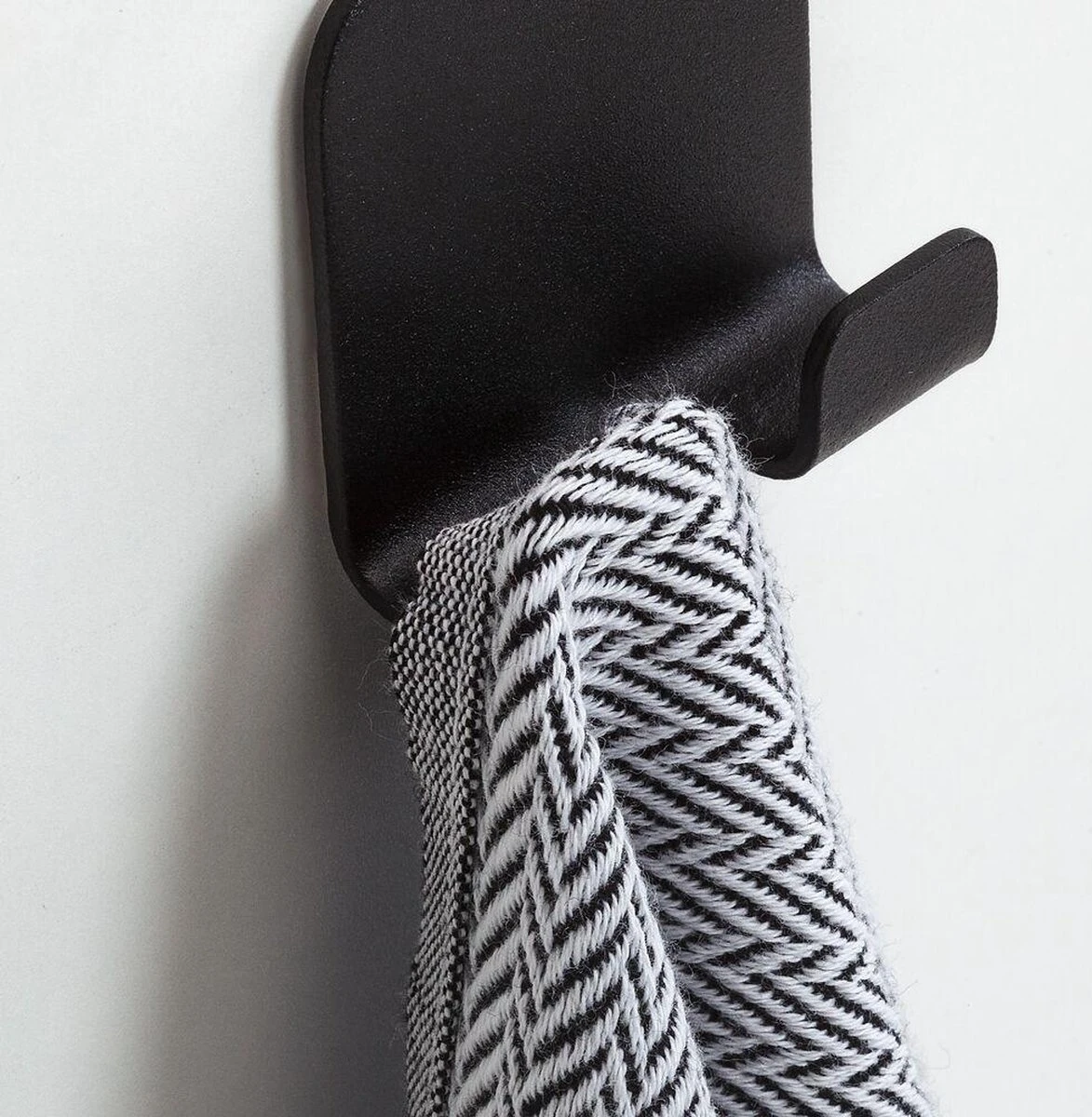 Tiger Colar - Handdoekhaak - Zwart 2 Tiger Colar - Handdoekhaak - Zwart - Afbeelding 2