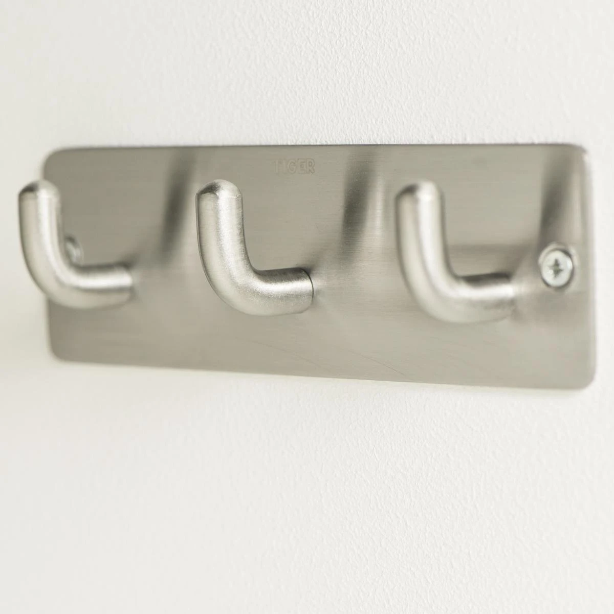 Tiger - Handdoekhaak Rack Pinky - RVS Geborsteld 3 Tiger - Handdoekhaak Rack Pinky - RVS Geborsteld - Afbeelding 3