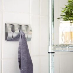 LifeGoods Handdoekhaakjes - Zelfklevend - Voor 3 Handdoeken - Handdoekklem - RVS - 1 Stuks 15 LifeGoods Handdoekhaakjes - Zelfklevend - Voor 3 Handdoeken - Handdoekklem - RVS - 1 Stuks -Badkamer Kast Winkel 1200x1200 1170