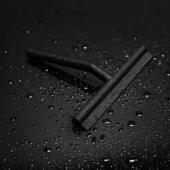 Douchewisser Zwart Met Ophangsysteem- Badkamer Accessoires- Raamwisser- Trekker Douche- Silicone- 21cm X 16cm -Badkamer Kast Winkel 1200x1200 1321