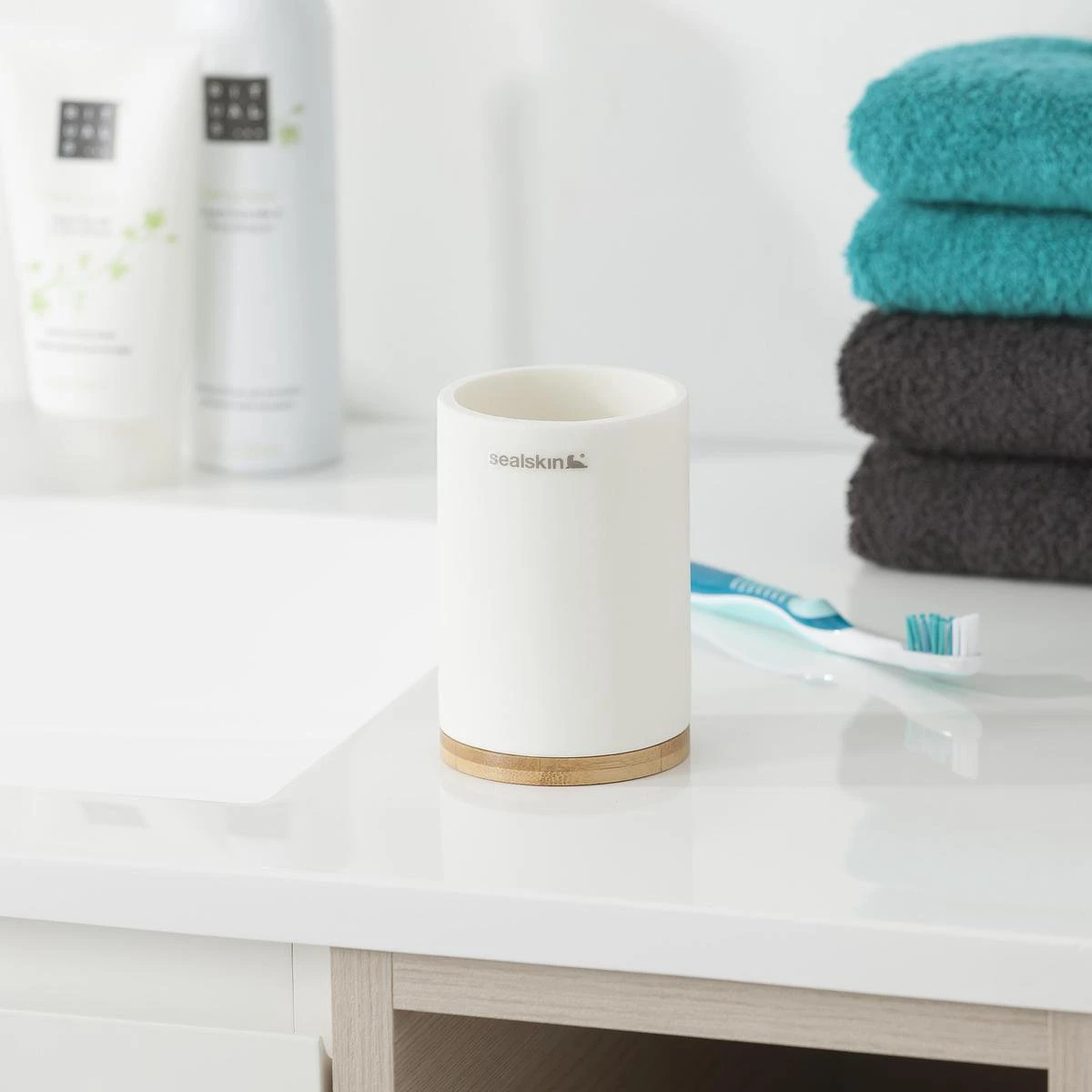 Sealskin Grace - Tandenborstelbeker Vrijstaand - Wit 3 Sealskin Grace - Tandenborstelbeker Vrijstaand - Wit - Afbeelding 3