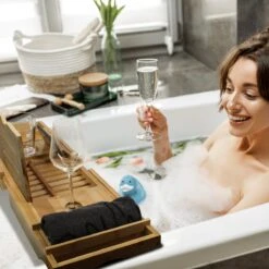 Regno Badplank Voor In Bad - Met Badkussen - Uitschuifbaar En Waterbestendig Badrek - IPad En Glashouder -Badkamer Kast Winkel 1200x1200 2183