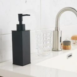 VDN Stainless Zeeppompje - Zeepdispenser - Zeeppompje Vrijstaand - Zwart - Vierkant - RVS 13 VDN Stainless Zeeppompje - Zeepdispenser - Zeeppompje Vrijstaand - Zwart - Vierkant - RVS -Badkamer Kast Winkel 1200x1200 2241