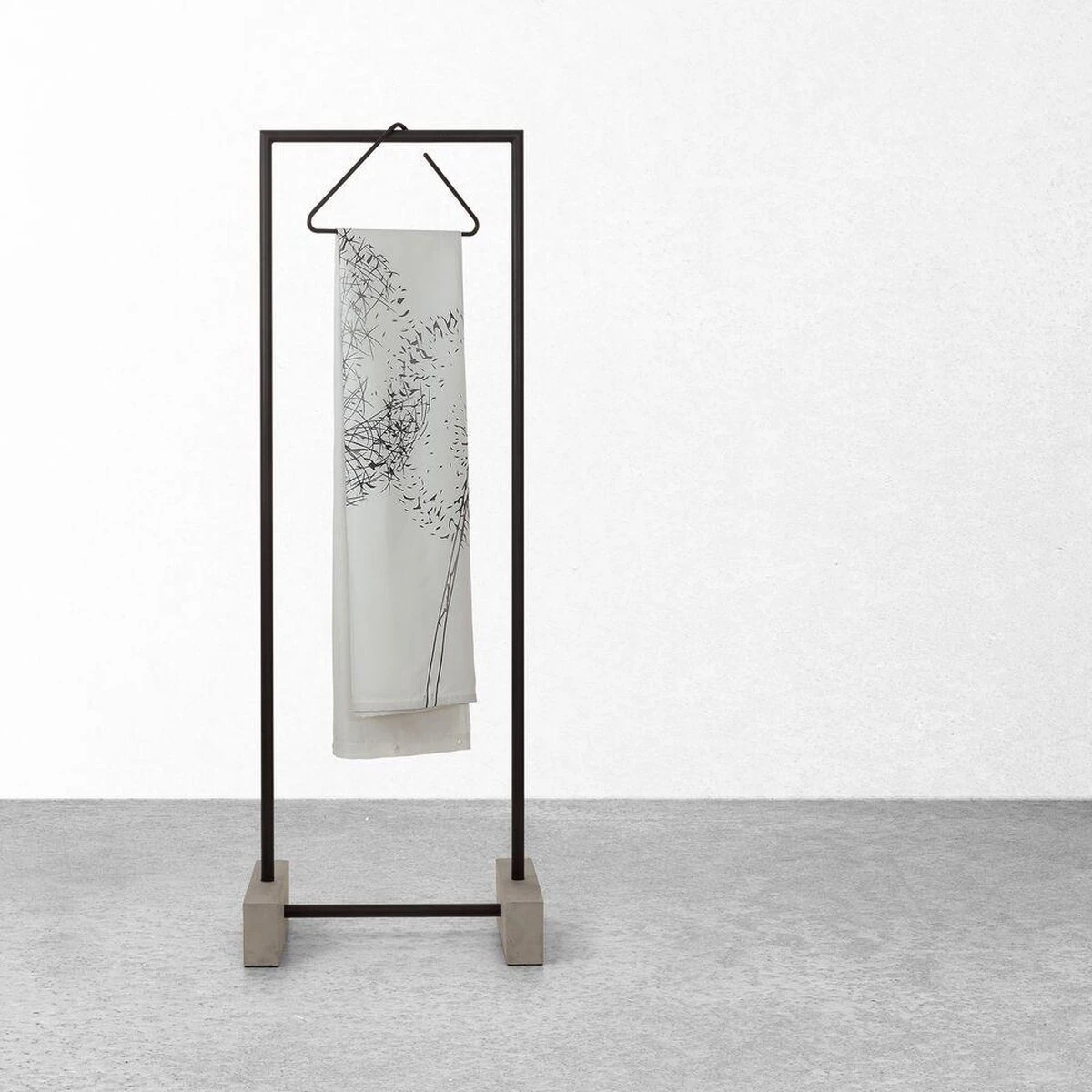 Sealskin Flow Douchegordijn 180x200 Cm - Polyester - Zwart / Wit 9 Sealskin Flow Douchegordijn 180x200 Cm - Polyester - Zwart / Wit - Afbeelding 9