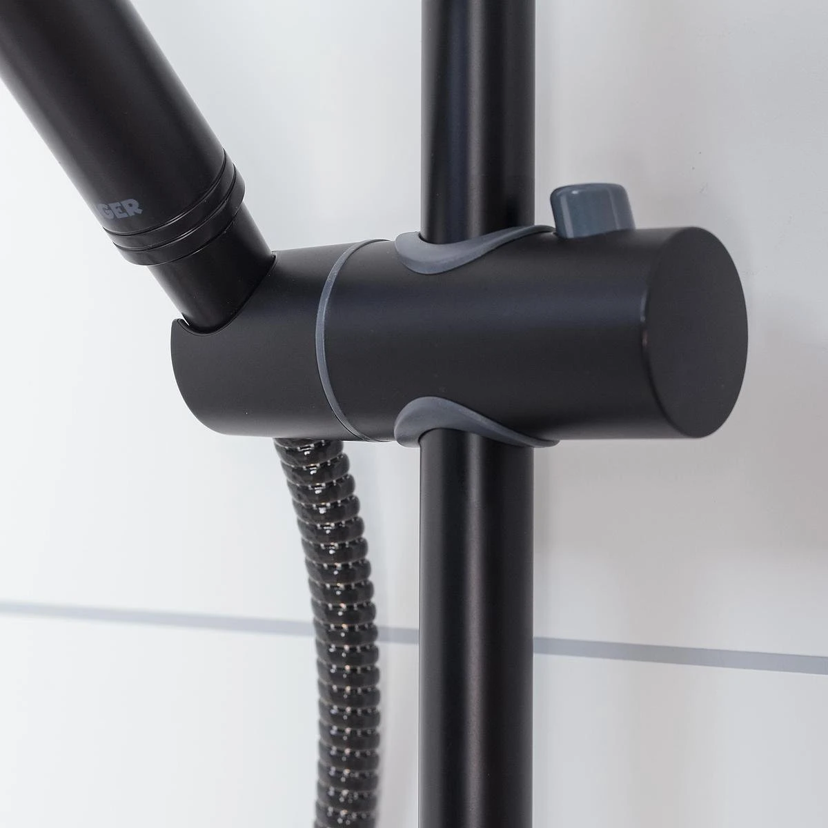 Tiger Tyne Doucheset - Regendouche Ø 22,5 Cm - Handdouche Ø 12 Cm - 3 Standen - Mat Zwart 7 Tiger Tyne Doucheset - Regendouche Ø 22,5 Cm - Handdouche Ø 12 Cm - 3 Standen - Mat Zwart - Afbeelding 7