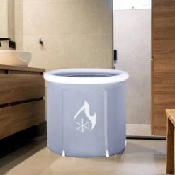 Zitbad Voor Volwassenen - Bath Bucket - Ijsbad - Ice Bath - Inklapbaar Bad - Wim Hof Methode - Opblaasbaarbad - Inclusief Voetpomp - Inclusief Ingebouwd Zitkussen - Grijs 11 Zitbad Voor Volwassenen - Bath Bucket - Ijsbad - Ice Bath - Inklapbaar Bad - Wim Hof Methode - Opblaasbaarbad - Inclusief Voetpomp - Inclusief Ingebouwd Zitkussen - Grijs -Badkamer Kast Winkel 1200x1200 3888