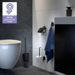 Tiger Tune - Toiletrolhouder Met Klep - Zwart Metaal Geborsteld / Zwart -Badkamer Kast Winkel 1200x1200 724