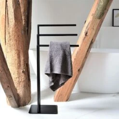 Sealskin Tube - Handdoekrek 3-armig Vrijstaand - Zwart 9 Sealskin Tube - Handdoekrek 3-armig Vrijstaand - Zwart -Badkamer Kast Winkel 1200x1200 787