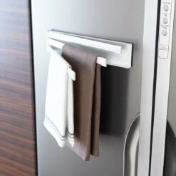 Yamazaki Magnetische Handdoek Hanger Keuken Zwart - Zwart - Ophangen Zonder Boren 12 Yamazaki Magnetische Handdoek Hanger Keuken Zwart - Zwart - Ophangen Zonder Boren -Badkamer Kast Winkel 1200x1200 873