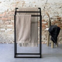 Sealskin Tube - Handdoekrek Vrijstaand - Zwart -Badkamer Kast Winkel 1200x1200 922