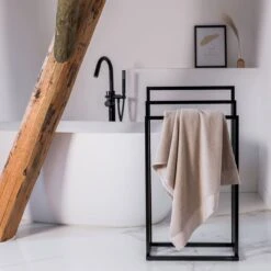 Sealskin Tube - Handdoekrek Vrijstaand - Zwart -Badkamer Kast Winkel 1200x1200 923