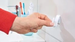 Tesa Powerstrips Haken Small - Wit - 3 Stuks -Badkamer Kast Winkel 1200x675 4