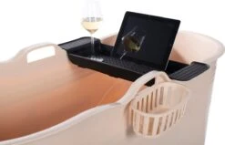 HelloBath® - Bath Bucket - XL - 125 Cm - Brazilian Sand - Zitbad - Ligbad (Verzending In Doos) - Incl. Badplank En Kraantje -Badkamer Kast Winkel 1200x774