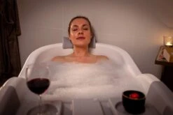 HelloBath Opvouwbaar Zitbad - Bath Bucket - 148cm - 220L - Extra Lang - Incl. Badkussen & Opberghoes -Badkamer Kast Winkel 1200x800 124