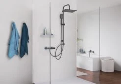 SCHÜTTE Mallorca Douchesysteem - Regendouche - 95 Cm Stang - Wandhouder In Hoogte Verstelbaar - Mat Zwart 11 SCHÜTTE Mallorca Douchesysteem - Regendouche - 95 Cm Stang - Wandhouder In Hoogte Verstelbaar - Mat Zwart -Badkamer Kast Winkel 1200x834 3