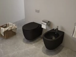 Viidako – Paskii Toiletpot – Mat Zwart – Design - Rimless – INCLUSIEF Softclose Zitting – Quick Release - Hangend/zwevend Toilet 16 Viidako – Paskii Toiletpot – Mat Zwart – Design - Rimless – INCLUSIEF Softclose Zitting – Quick Release - Hangend/zwevend Toilet -Badkamer Kast Winkel 1200x899 19