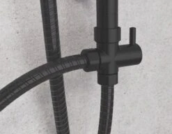 SCHÜTTE Mallorca Douchesysteem - Regendouche - 95 Cm Stang - Wandhouder In Hoogte Verstelbaar - Mat Zwart 15 SCHÜTTE Mallorca Douchesysteem - Regendouche - 95 Cm Stang - Wandhouder In Hoogte Verstelbaar - Mat Zwart -Badkamer Kast Winkel 1200x931