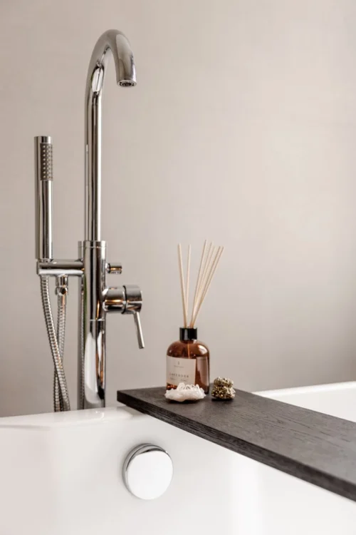 Luxe Badplank Zwart 85 Cm - Badplank Voor In Bad - Eiken Hout - Sterk En Duurzaam Materiaal - Massief Eikenhout - Badrek Zwart 9 Luxe Badplank Zwart 85 Cm - Badplank Voor In Bad - Eiken Hout - Sterk En Duurzaam Materiaal - Massief Eikenhout - Badrek Zwart -Badkamer Kast Winkel 800x1200 60