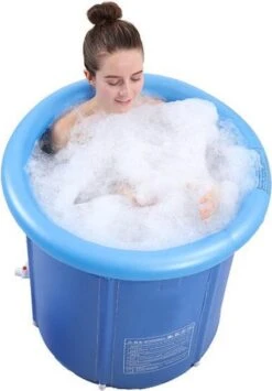 OpblaasbaarDirect | Opblaasbaar Bad - 1 Persoons Balkonbad - IJsbad / Tub Met Afvoerslang En Opblaasbare Rand - Met Comfortable Zitting - 75x80cm - Ijschallenge 9 OpblaasbaarDirect | Opblaasbaar Bad - 1 Persoons Balkonbad - IJsbad / Tub Met Afvoerslang En Opblaasbare Rand - Met Comfortable Zitting - 75x80cm - Ijschallenge -Badkamer Kast Winkel 835x1200 7