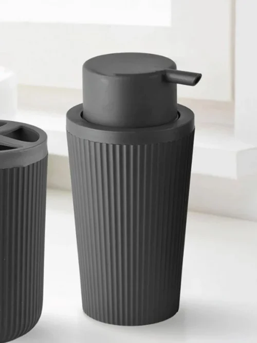 Badkamer Set - 5 Accessoires - Tandenborstelhouder - Zeepdispenser - WC Borstel - Zeepbakje - ZWART - Kayslus 7 Badkamer Set - 5 Accessoires - Tandenborstelhouder - Zeepdispenser - WC Borstel - Zeepbakje - ZWART - Kayslus -Badkamer Kast Winkel 897x1200 1